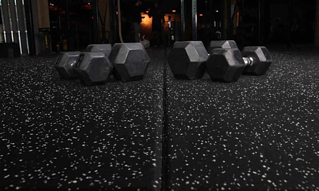 Kauçuk zemin döşeme karolarının artıları